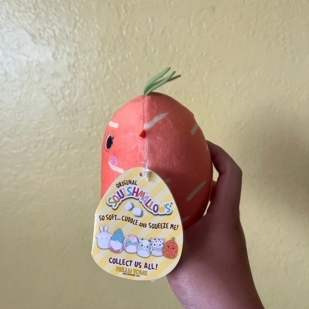 Carolina the carrot 5 inch squishmallow